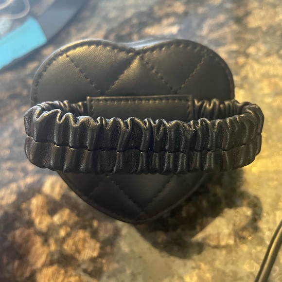 Chanel Heart Bag - Picture 4 of 4